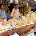 Mysore, Devaraja Market. Vendeurs de sucre de canne.