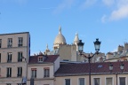 En arrière plan le Sacré Coeur.