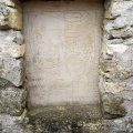 Villiers-sous-Grez : décoration d'un mur.